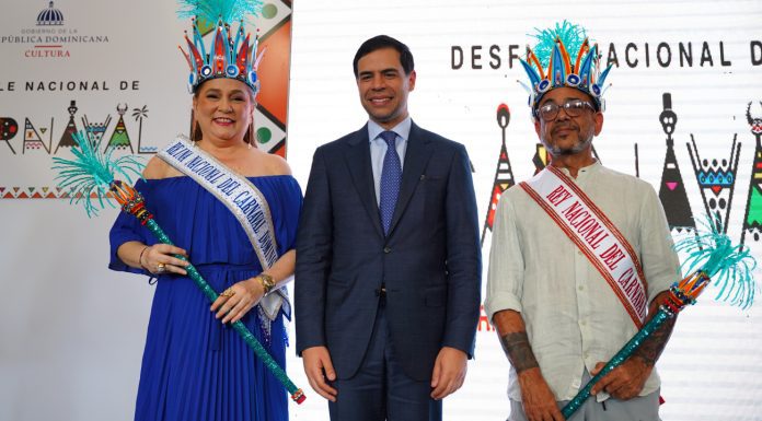 Ministro de Cultura anuncia desfile de Carnaval con más de 5 millones en premios
