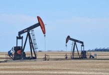 El petróleo de Texas baja un 0,32 % pendiente de un posible acuerdo entre EE.UU. e Irán