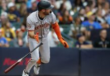 Schmitt impulsa cuatro carreras y los Gigantes regresan a la ruta ganadora