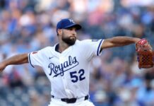 Yastrzemski, Pasquantino, García la botan en triunfo de Reales vs. Rangers, Estevéz salva el 32