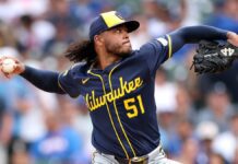 Peralta lidera MLB con 15 triunfos y Milwaukee se enciende de nuevo