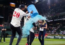 Rangers aniquilan a Guardianes con hit de oro de Pederson en la 9na