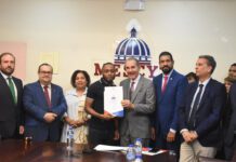 Mescyt entrega becas internacionales para cursar maestrías en prestigiosas universidades