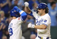 Con HR de Frazier, Reales ganan y frenan racha de Marineros