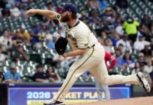 Woodruff lideró a Cerveceros con joya de 9 ponches vs. Angelinos