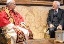 El papa lamenta la tendencia a cancelar la identidad cultural y la relevancia histórica