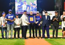 Licey honra a Juan Marichal, lanza primera bola