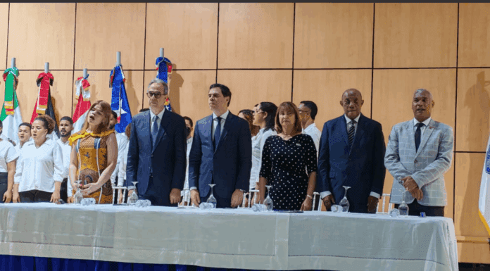 Inició  XIV Semana de la Poesía, y honra a Salomé Ureña y se proyectó a y escuelas