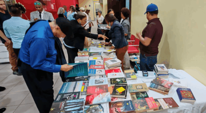 La lluvia no detiene la palabra: Continúa hoy la XIV Semana de la Poesía 2025