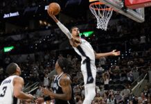 Wemby arrolla a los Nets