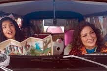 Gloria Estefan defiende el valor del niño interior en ‘La casa de muñecas de Gabby’