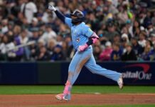 Azulejos dan paliza a los Marineros