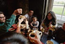 Tendencias de Fin de Año 2025: Airbnb impulsa el turismo local, con familias y grupos