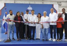 Ministro Kelvin Cruz inaugura multiuso en Ramón Santana, San Pedro de Macorís
