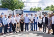 Ministro Andrés Bautista entrega nuevos camiones compactadores en Villa Hermosa, en La Romana, y en La Caleta, de Boca Chica