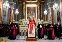 El papa lamenta desde Estambul que se considere a Jesús un mero “personaje histórico”