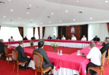 Presidente Abinader sostiene almuerzo con miembros de la Conferencia del Episcopado Dominicano