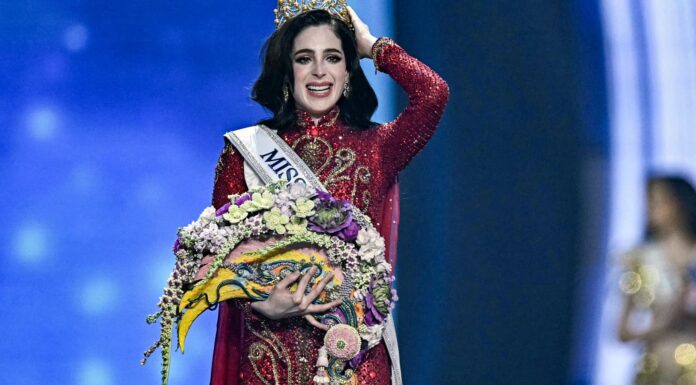 La mexicana Fátima Bosch gana el concurso Miss Universo en Tailandia