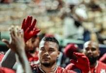 Jordan Díaz batea jonrón y los Gigantes dividen honores con el Escogido