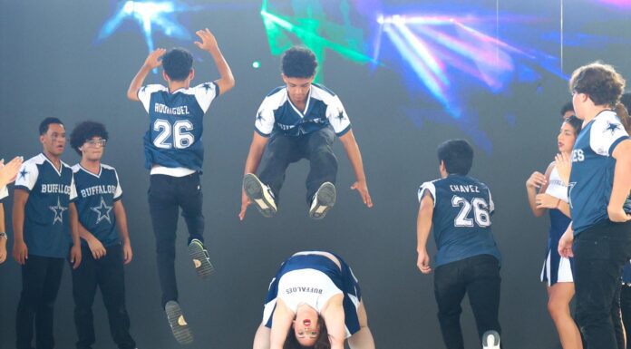 Promoción ABC 2026 – LUXENTIA celebra su lanzamiento con un espectáculo lleno de emoción, luz y unión