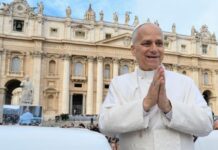 El papa defiende que la fe y la razón son complementarias en una “educación auténtica”