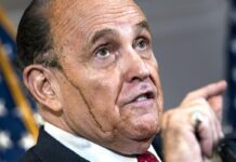 Trump indulta a Rudy Giuliani y otros acusados de intentar revertir las elecciones de 2020