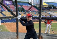 Toros contratan al jardinero Jared Oliva