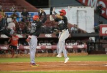 Leones vienen de atrás para vencer a Gigantes y afianzarse en cuarto