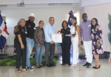 UMJUVE reconoce al diputado Raposo por entrega y dedicación a organizaciones sociales de SDN