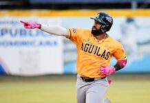 Águilas conectan 14 hits y suman su primera victoria de la semifinal