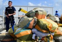 Trump quiere destruir lanchas hasta que Maduro se rinda