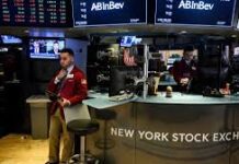 Wall Street cierra en rojo arrastrado por las caídas de Oracle y Broadcom