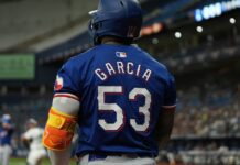 Adolis García acuerda con los Filis por una temporada