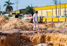 Fellito Suberví recibe trabajos de empalme de tuberías en la avenida Gregorio Luperón