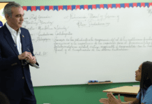 Estudiantes resaltan impacto de la enseñanza de Moral, Cívica y Ética Ciudadana durante visita del presidente Luis Abinader