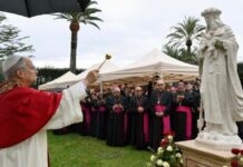 El papa advierte que la política no puede servir a las personas si excluye a los débiles