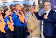 Abinader encabeza graduación y toma juramento de nuevos agentes de la sexta promoción del Cuerpo Especializado en Seguridad Aeroportuaria y Aviación Civil