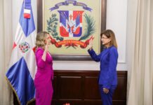 Raquel Peña posesiona a Gloria Reyes en el Ministerio de la Mujer