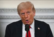 Estados Unidos impondrá aranceles a bienes de países que vendan petróleo a Cuba