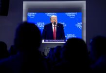 Trump llega a Davos como provocador y acaba anunciando un preacuerdo sobre Groenlandia
