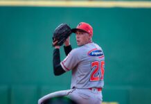 El cubano Aaron Sánchez es proclamado como el lanzador del año en el béisbol dominicano