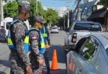 Policía Nacional desmantela banda que asaltaba taxistas de plataformas digitales en SDE