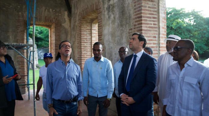 Ministro de Cultura supervisa revitalización patrimonial del antiguo ingenio de Nigua