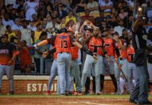 Toros blanquean a las Águilas y quedan solos en segundo lugar