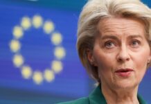 Von der Leyen pide combatir la “distorsión” del Holocausto y el antisemitismo “creciente”