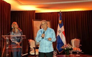 Miguel Cabrera exalta la historia del Ballet Nacional de Cuba y rinde emotivo tributo a Clara Elena Ramírez en el Teatro Nacional