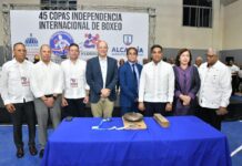 Ministro Kelvin Cruz aporta RD$ 1.3 millones para Copa de Boxeo