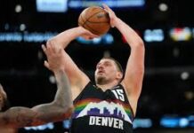 Jokic supera los triples dobles de Robertson, los Lakers ganan sin Doncic