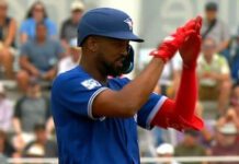 Eloy Jiménez conecta jonrón y doble en su primer juego de pretemporada con Toronto