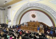 Parlamento de Venezuela aplaza para la próxima semana el debate final de ley de amnistía